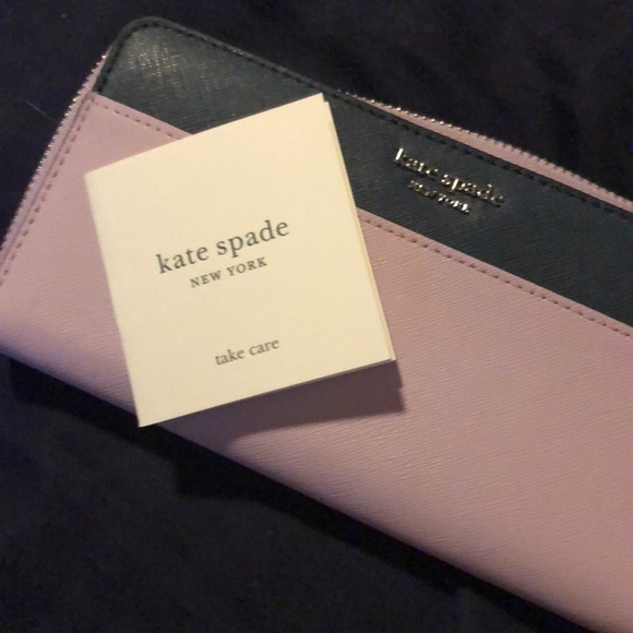 Kate Spade wallet - Picture 3 of 3